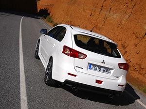 Mitsubishi Lancer Sportback Ralliart doke zaujmout.