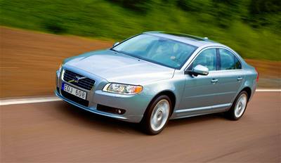 Volvo S80.