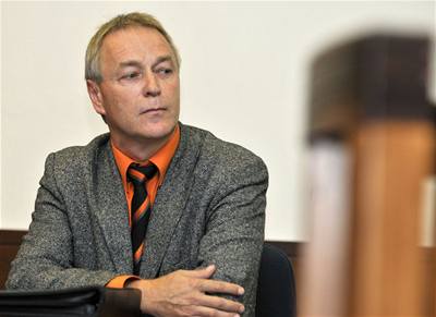 Bývalý unionistický poslanec Zdenk Koistka u soudu prokázal, e mu Marek Dalík a Jan Veerek nabídli v roce 2004 úplatek. 
