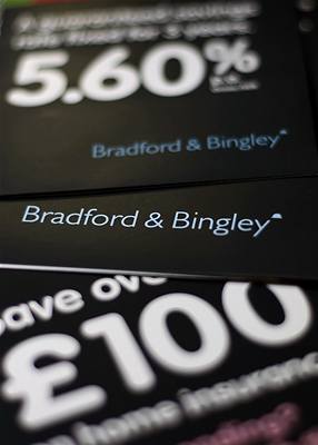 Bradford & Bingley se specializuje na poskytování hypoteních úvr