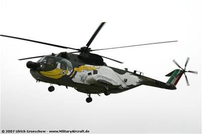 Italský armádní vrtulník HH3F.