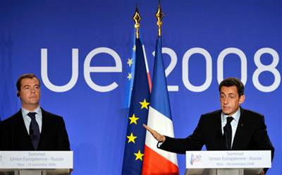 Francouzský prezident Nicolas Sarkozy na summitu Evropské unie a Ruska v jihofrancouzském Nice.