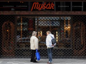 Legendární cukrárna Myšák ve Vodičkově ulici v centru Prahy, která bude tento týden slavnostně znovuotevřena.