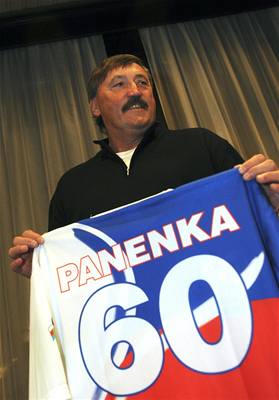 Panenka si uívá velkých oslav. 