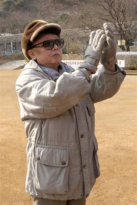 Kim ong-il v pondlí oslavil 76. narozeniny a Severní Korea opt hrozí