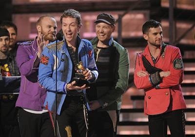 Skupina Coldplay si odnesla cenu za skladbu Viva la Vida.