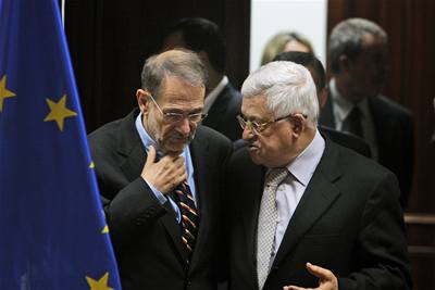 Javier Solana a Mahmúd Abbás na jednání v Ramalláhu