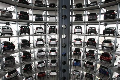 Vedle koncernu Volkswagen nejspí kvli krizi vyroste dalí "supermarket" na auta.