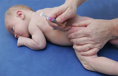 První dávku vakcíny proti pneumokokm by mlo dít dostat mezi 3. a 4. msícem ivota.