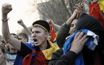 Moldavtí studenti demonstrují proti komunistm.