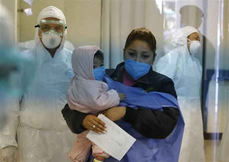 Mexianka s díttem na vyetení v nemocnici
