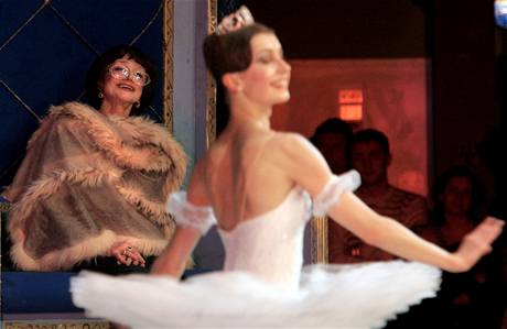 Únor 2009: Legendární baletka Maximovová sleduje v Moskv balet.