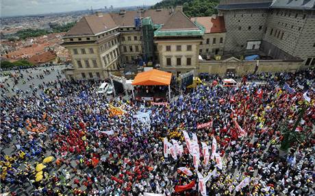 Odborái protestují v Praze