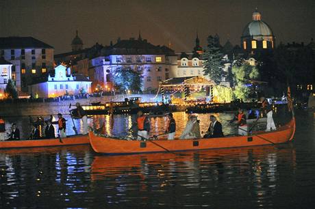 Vltavu brázdily benátské gondoly.