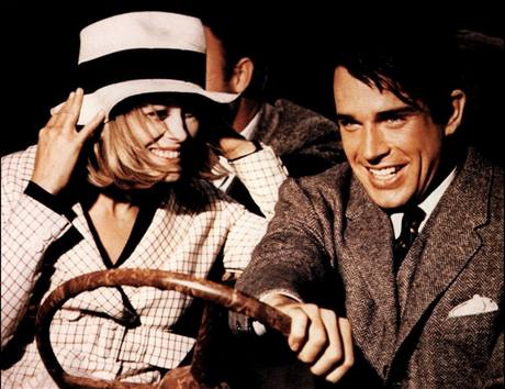 Bonnie and Clyde (1967). Warren Beatty a Faye Dunaway, reie: Arthur Penn.