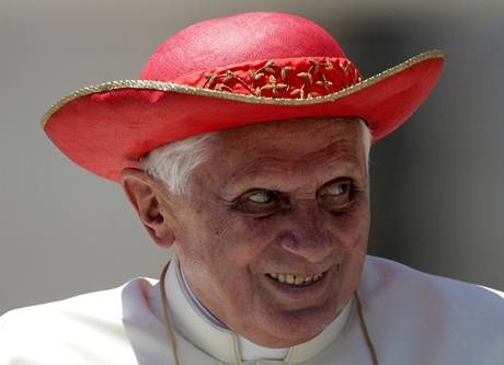 Pape Benedikt XVI. chce k víe pitáhnout mladé lidi.