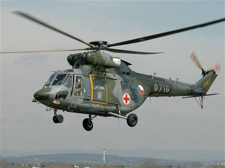 Polská helikoptéra Sokól v barvách eské armády.