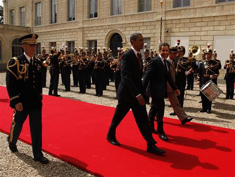 Obama se Sarkozym v Caen