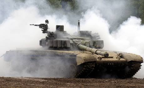 Modernizovaný tank T-72 vybavený britským motorem a americkou automatickou pevodovkou.
