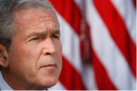 George Bush ukliduje: Meme vyeit tuto krizi a vyeíme ji.