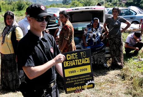 Extremisté z Dlnické strany "monitorovali" táboící Romy