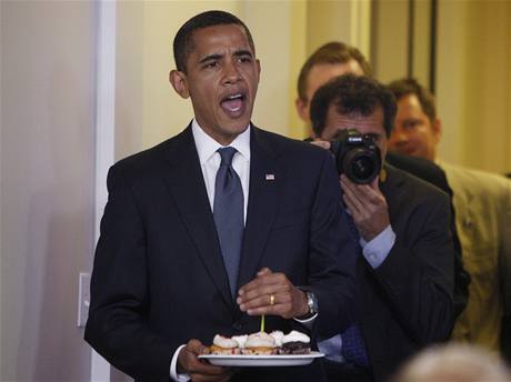 Barack Obama nedostal k narozeninám jen dort, ale byla po nm pojmenovaná i hora.
