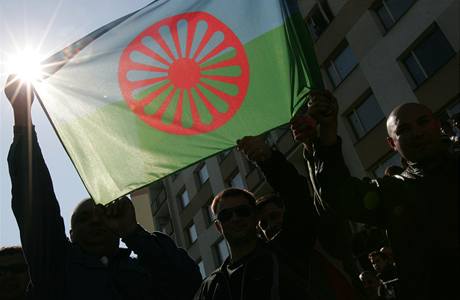 Romská vlajka - ilustraní foto.