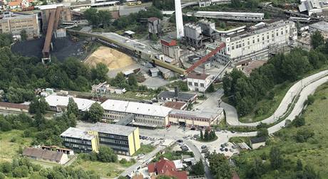 Leteck zbr na objekt slovenskho dolu Handlov, kde je po vbuchu metanu 10. srpna nezvstnch 19 hornk. 