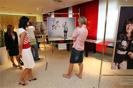 Zahájení výstavy dvojportrét celebrit a lidí s handicapem Blízké vzdálenosti 
