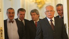 Prezident Václav Klaus dnes s politickými pikami eil dalí vývoj po verejím vyjádení Ústavního soudu.