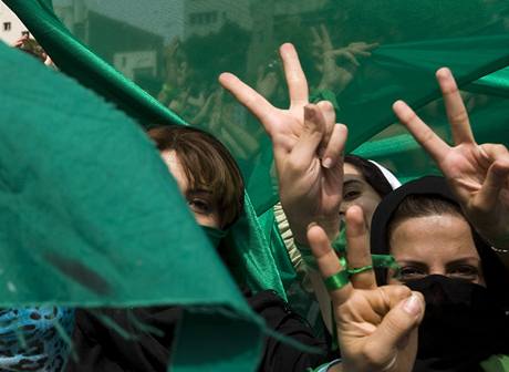 Demonstrace Íránc na podporu opoziního vdce Músávího