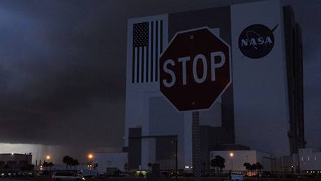 patné poasí na Florid zmailo pistání raketoplánu Discovery