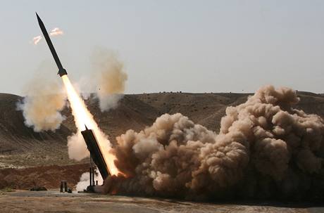 Írán vyzkouel vojenské rakety
