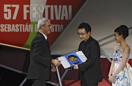ínský reisér Lu chuan dostává hlavní cenu festivalu v San Sebastiánu - Zlatou muli za snímek Msto ivota a smrti