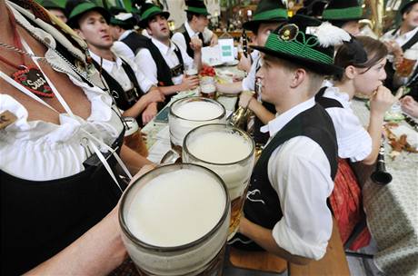 Bavorsko hostí 176. pivních slavností Oktoberfest.