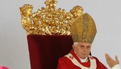 Pape pi bohoslub ve Staré Boleslavi