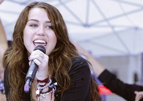 Náctiletá hvzda Miley Cyrusová