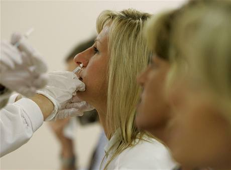 Okování proti praseí chipce v USA pípravek FluMist, který se aplikuje do nosní dutiny