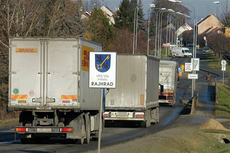 Rajhrad na Brnnsku je jedním z míst, které navazuje na nespoplatnný úsek rychlostní komunikace vedoucí do Vídn 