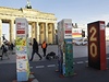 Domino ped Braniborskou bránou. Berlín chystá velkolepé oslavy k 20. výroí pádu Berlínské zdi.