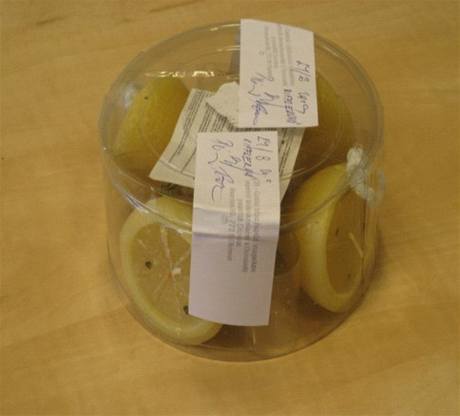 Napodobenina citronu staená z prodeje