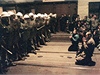 19. listopadu 1989 se lo demonstrovat k Praskému hradu. Policie vak mla obsazené vechny pístupové cesty. Zde zastavila prvod v dnení Vítzné ulici ped Újezdem
