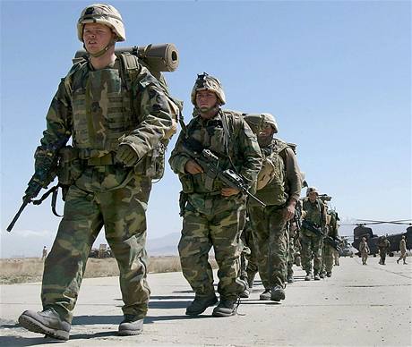 Amerití vojáci v Bagramu