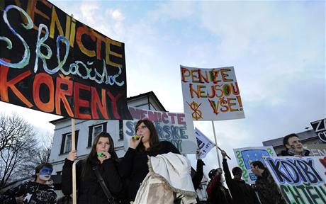 kola v Kamenickém enov protestuje proti zavení.