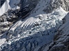 Ledovce v Himalájích jsou zdrojem pitné vody pro miliardu Asiat. Vdci ale upozorují na to, e ledovce v dsledku oteplování klimatu pomalu roztávají.