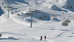 Lyaská jistota se jmenuje Stubai, lyaský areál na konci alpského údolí ticet kilometr za Innsbruckem. 