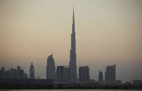 Panorama Dubaje s nejvy budovou svta mrakodrapem Burd Dubaj.