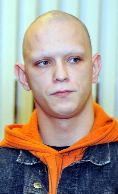 Na deset let do vzení poslal Krajský soud v Hradci Králové 12. ledna ptadvacetiletého tefana Dea, který vloni v srpnu pepadl potu v Medleicích na Chrudimsku