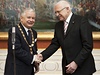 Polský prezident Lech Kaczynski s ádem bílého lva, který dostal od Václava Klause.