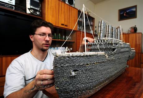 Model Titaniku z mincí